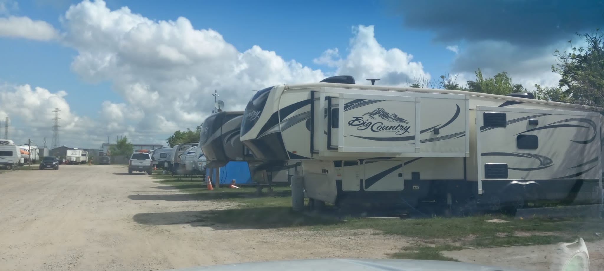 Freeport RV Park — Big Country fifth wheel and RV sites